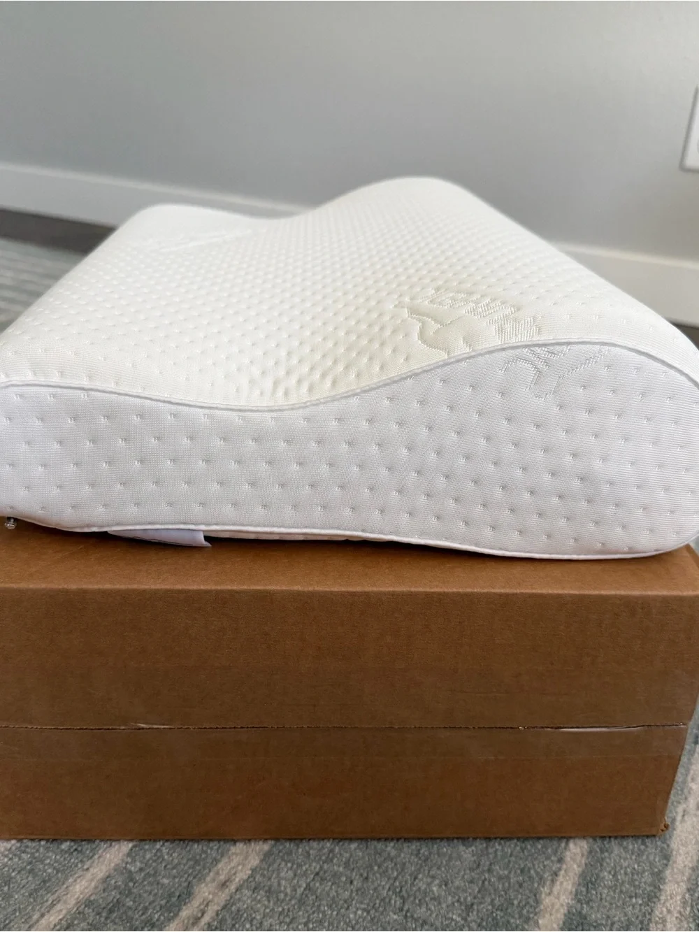Neck Pillow - white
